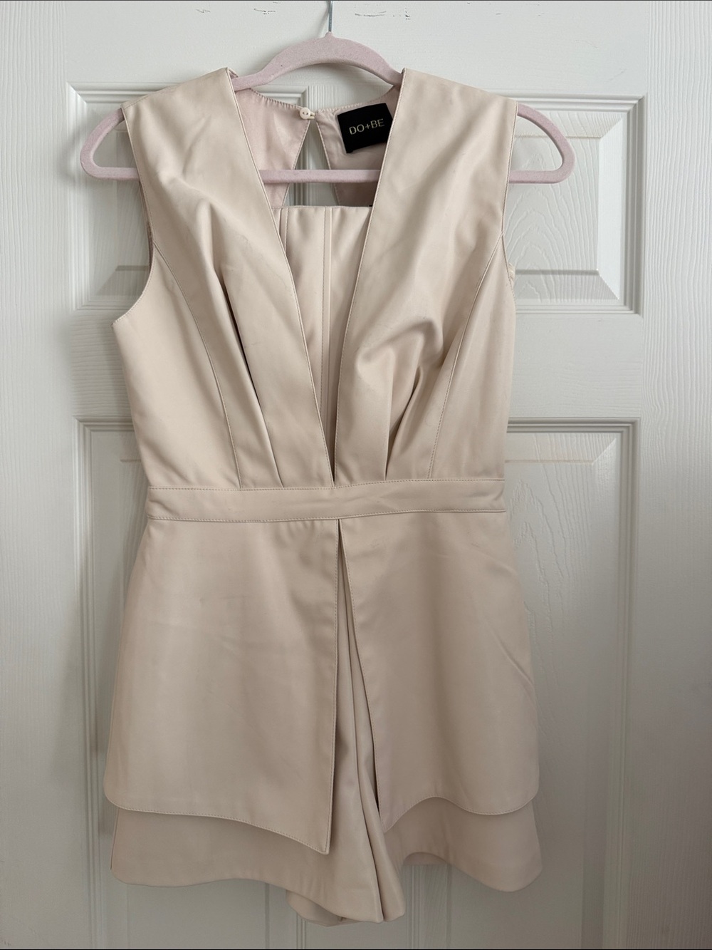 DO+BE Ivory V-Neck Sleeveless Romper